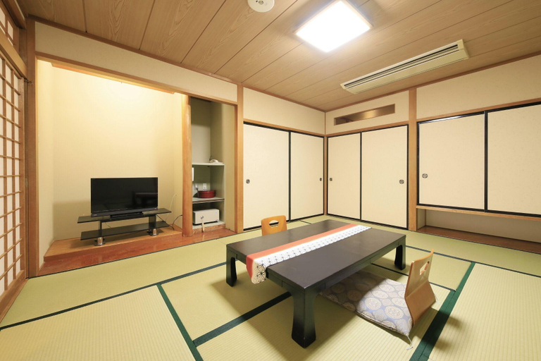 Bathroom 4, Yumorikamaya, Nikkō