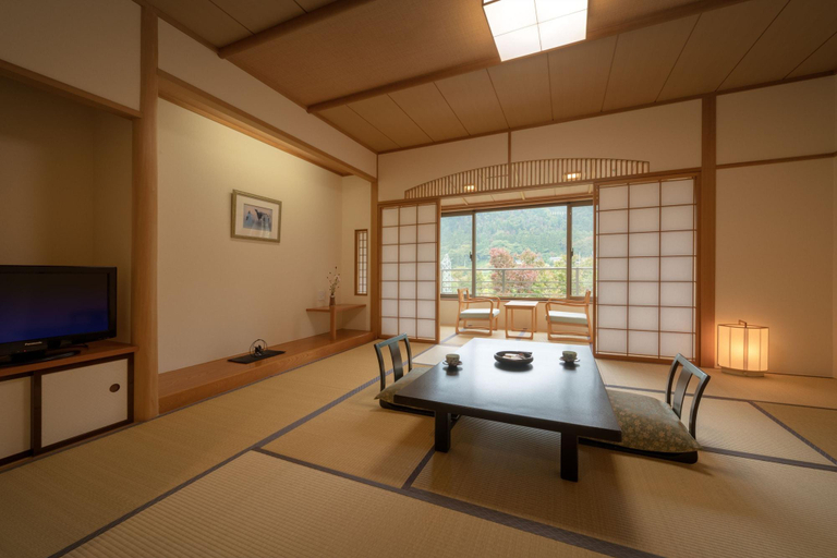 Bedroom 3, Surikamitei Ohtori, Fukushima