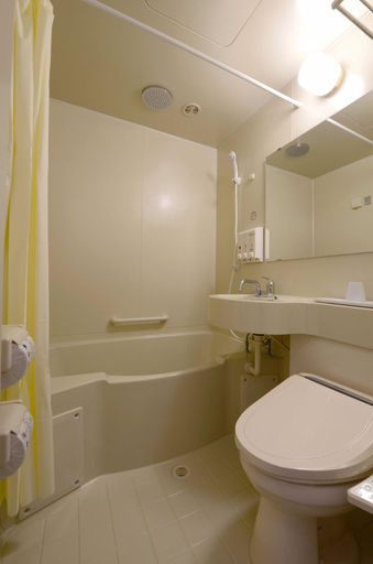 Bathroom 4, Toyoko Inn Kintetsu Yokkaichi-eki Kita-guchi, Yokkaichi