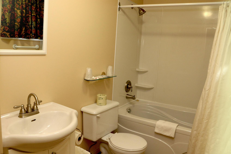 Bathroom 4, Motel Centre-Ville, Montmagny