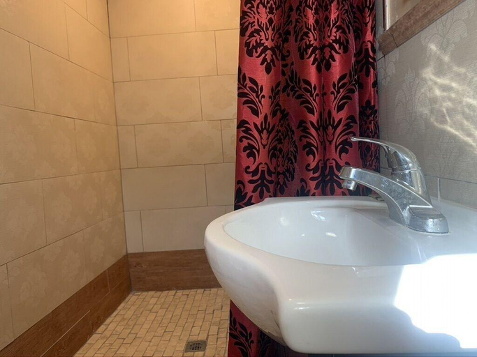 Bathroom 3, Carlton Motel, Los Angeles