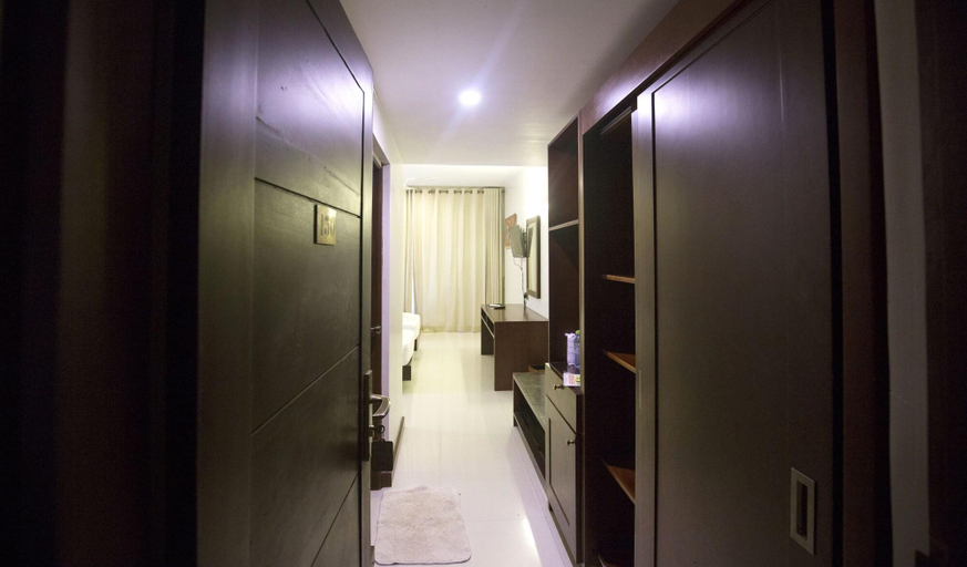 Public Area 4, Grand Tamarind Lake , Katharagama