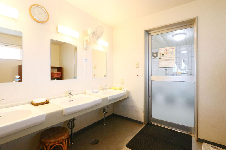 Bathroom 4, Business Hotel Miharashitei, Kumano