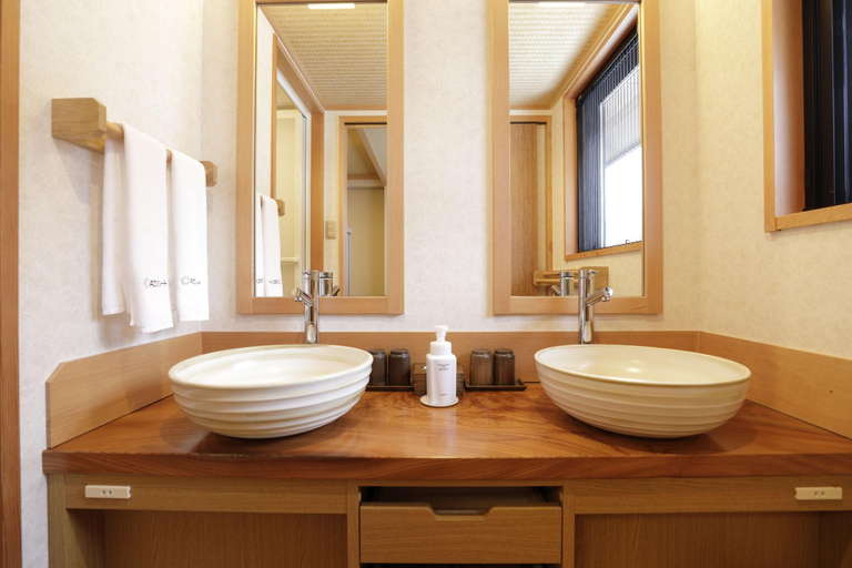 Bathroom 4, Onyado Yuinoshou, Shirakawa Village