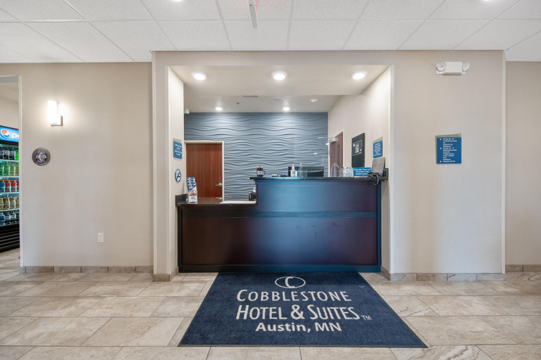 Public Area 2, Cobblestone Hotel & Suites - Austin, Mower