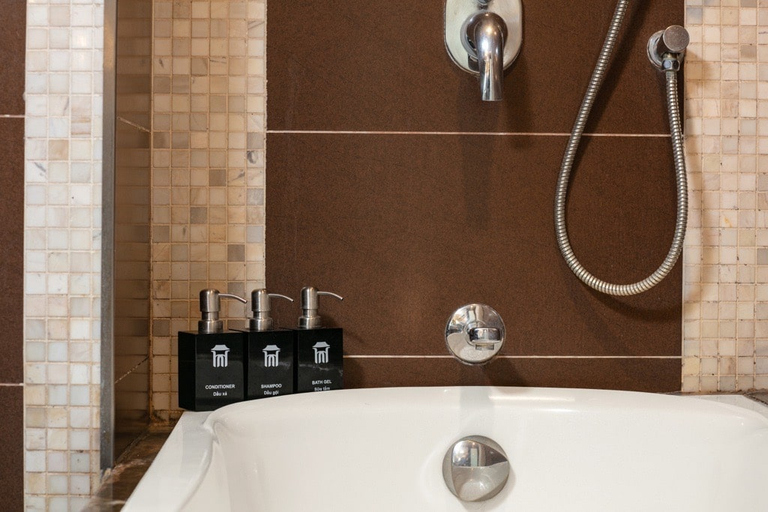 Bathroom 4, Beryl Palace Hotel & Spa, Hoàn Kiếm