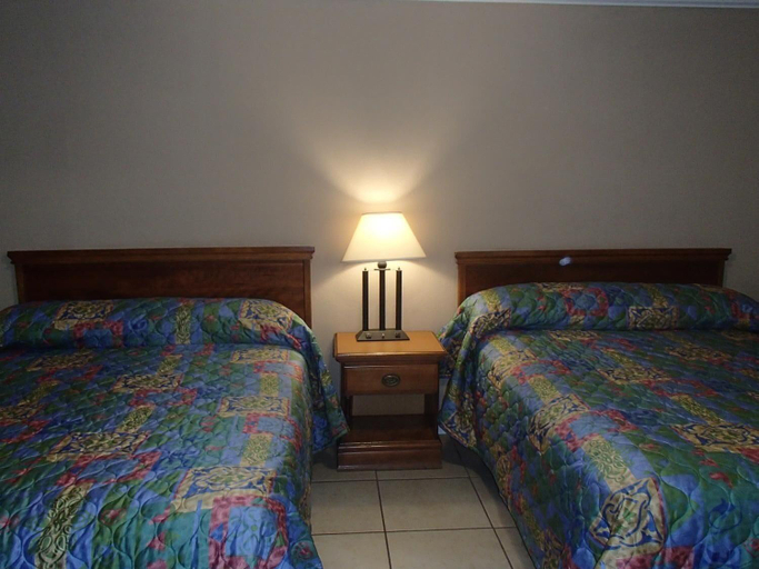 Bedroom 3, Catalina Motel, Nueces