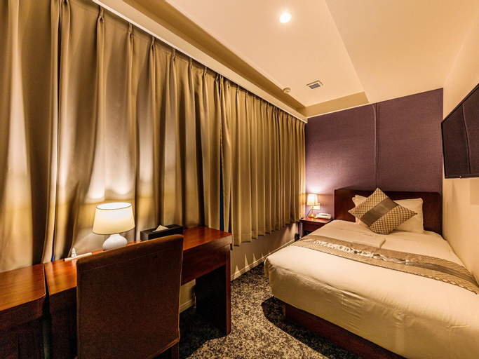 bedroom 28