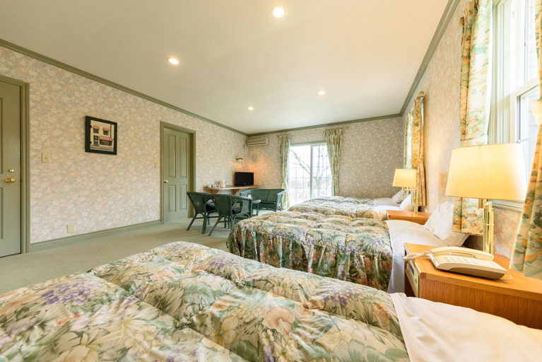 Bedroom 3, Kujukogen Ginga No Yado Kinoko Iiseigo, Taketa