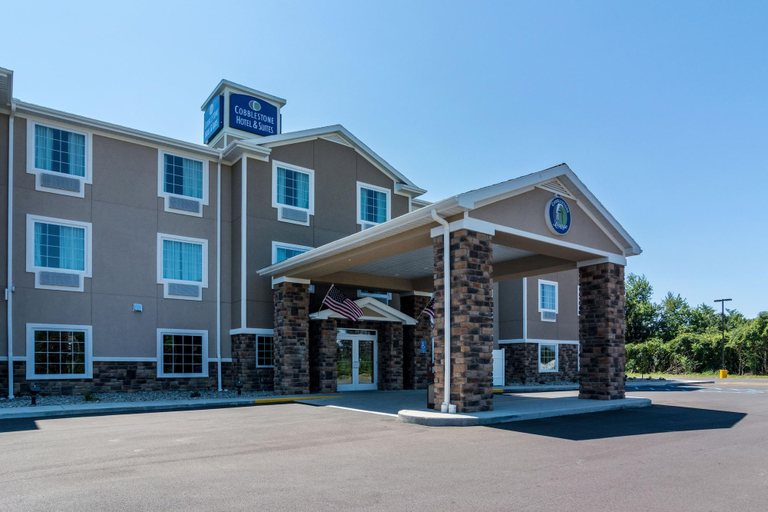 Exterior & Views 2, Cobblestone Hotel & Suites - Hutchinson, McLeod