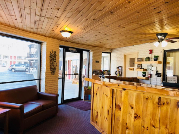 Public Area 2, Amber's Inn & Suites, Columbia