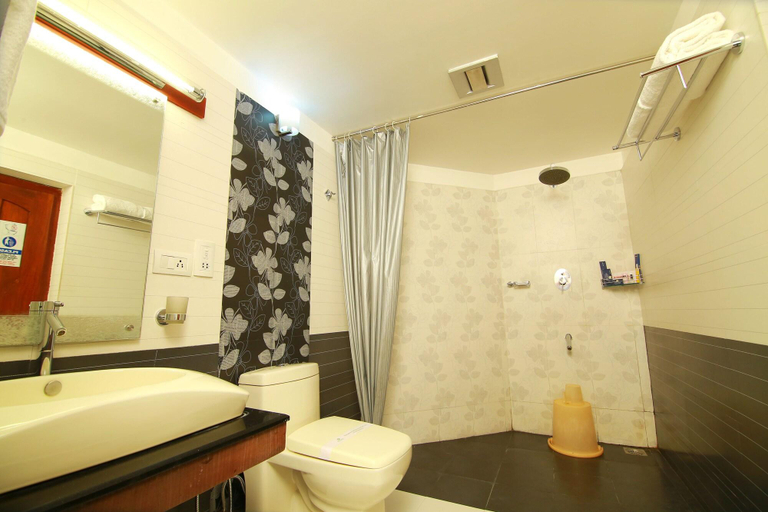 Bathroom 4, MESTA HOTEL, Wayanad