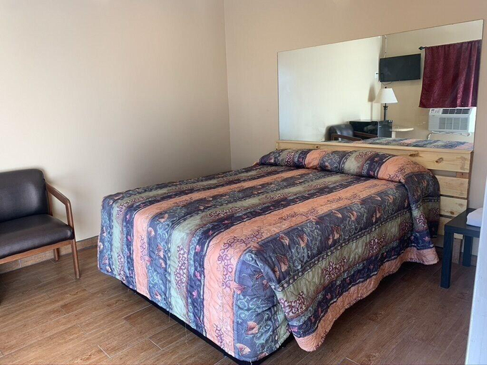 Bedroom 2, Carlton Motel, Los Angeles