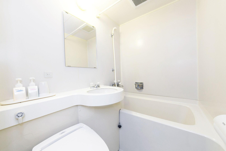 Bathroom 5, Kanazawa Central Hotel, Kanazawa