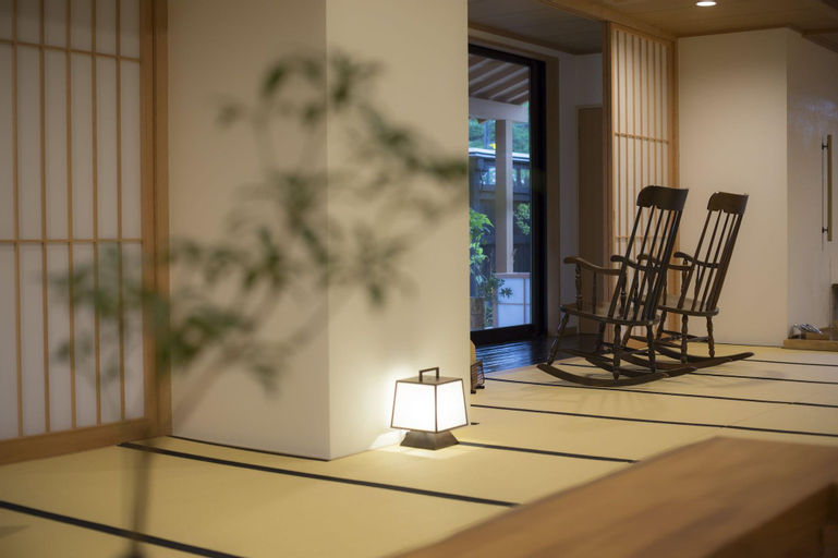 Public Area 3, Sui Suwako, Shimosuwa