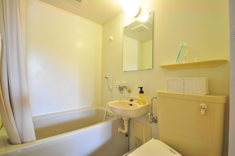 Bathroom 5, Pension Sunset Beach, Motobu