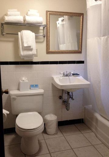 Bathroom 3, Ocean Park Inn, Barnstable