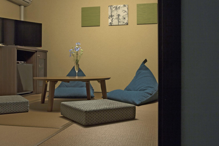 Bedroom 3, Hotel Hakuba Berghaus, Otari