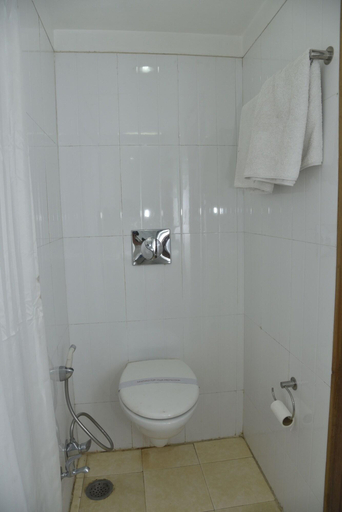 Bathroom 4, Hotel Rajhans Regent, Bhopal