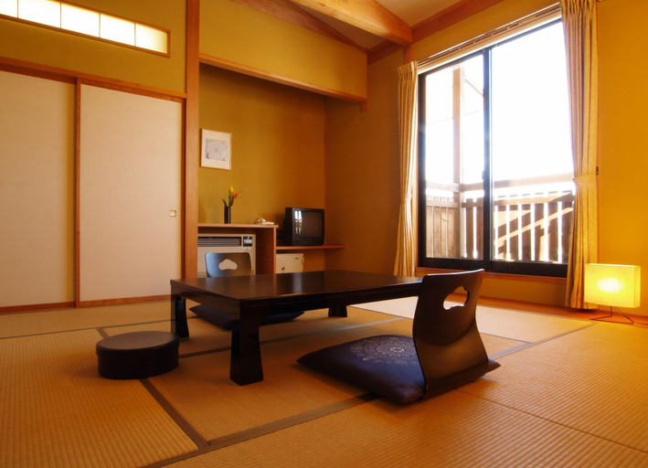 Bedroom 3, Hakuba Alpine Hotel, Hakuba