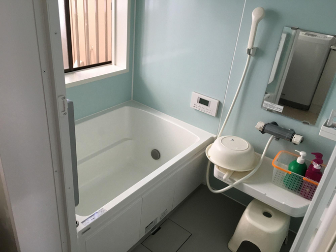 Bathroom 4, Masugataya Inn, Tako