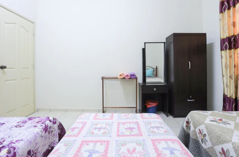 OYO 90228 D'anjung Villa 4bhk, Ledang