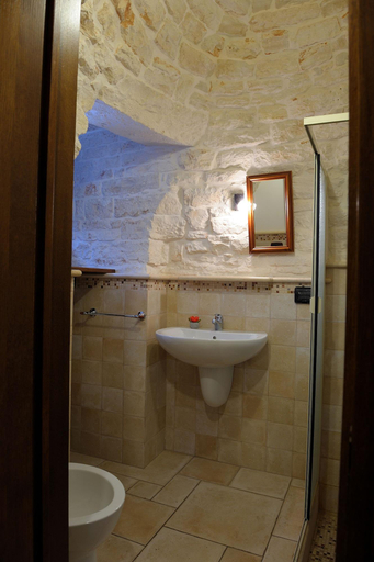 Bathroom 5, Trulli Di Zia Vittoria, Bari