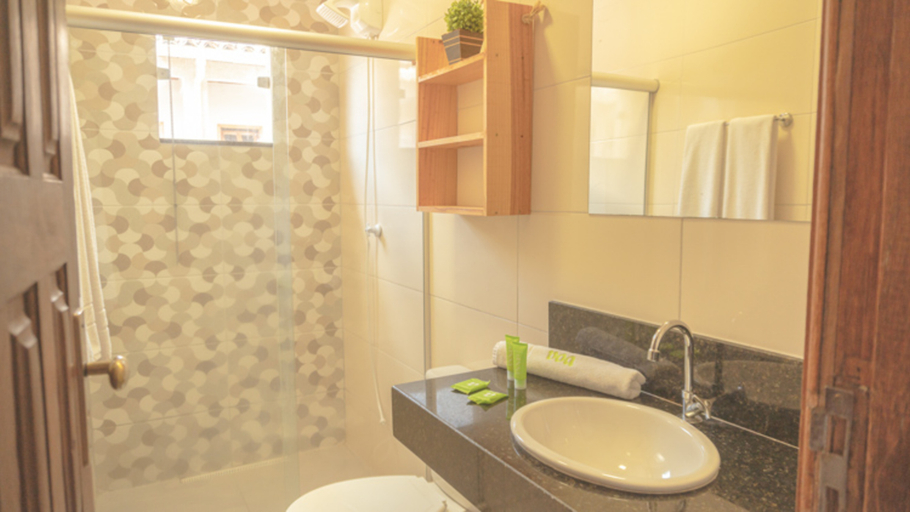 Bathroom 4, Pousada Porto da Barra, Porto Seguro