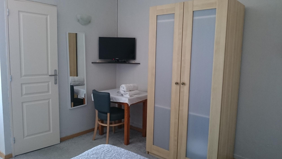 Bedroom 5, Hôtel de la Gare, Gironde