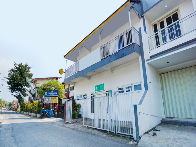 SPOT ON 90349 Edotel Tebe Syariah, Malang