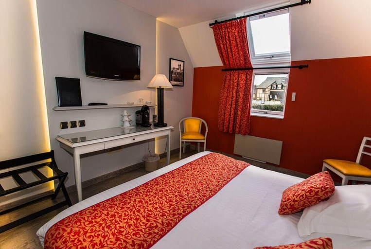 Bedroom 5, Cit’Hotel LE CEDRE, Oise