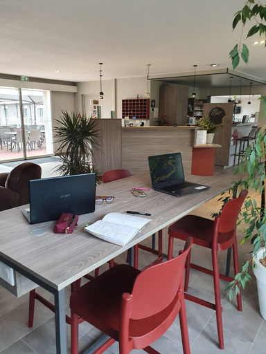 Public Area 3, Hotel Saint Louis, Vaucluse
