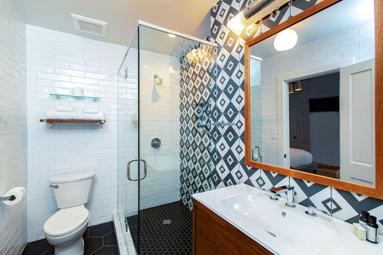 Bathroom 4, Villa Royale, Riverside