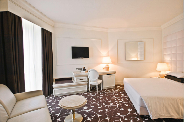 Bedroom 27