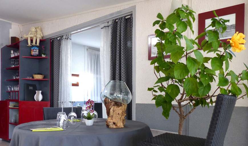 Public Area, Hotel Le Chalet, Hérault