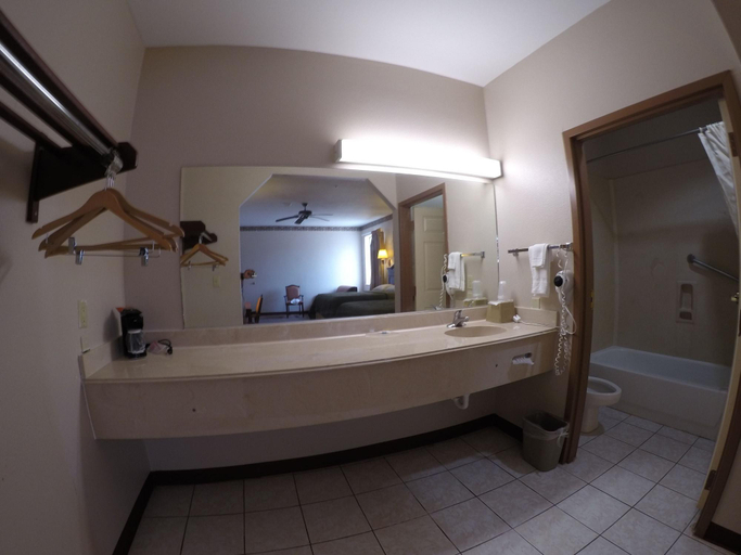 Bathroom 4, Americas Best Value Inn La Porte, Houston