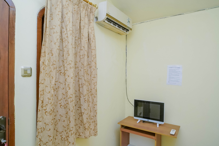 Bedroom 2, KoolKost Syariah near Senayan City, South Jakarta