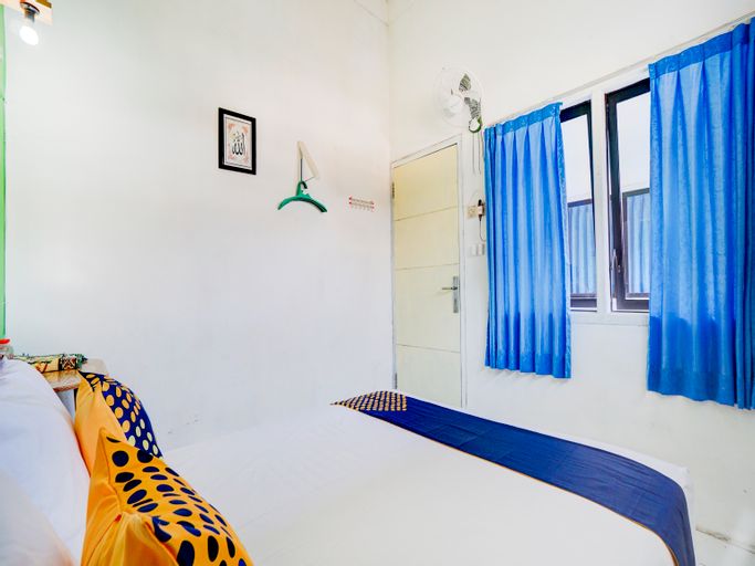 SPOT ON 90349 Edotel Tebe Syariah, Malang