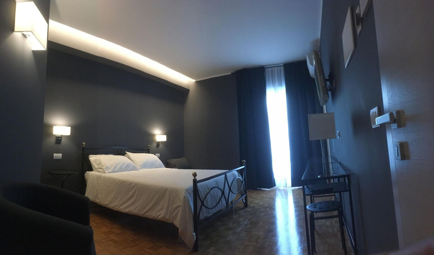 Bedroom 2, Robin Rooms, Fermo