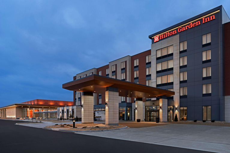 Exterior & Views 2, Hilton Garden Inn Milwaukee Brookfield Conference, Milwaukee