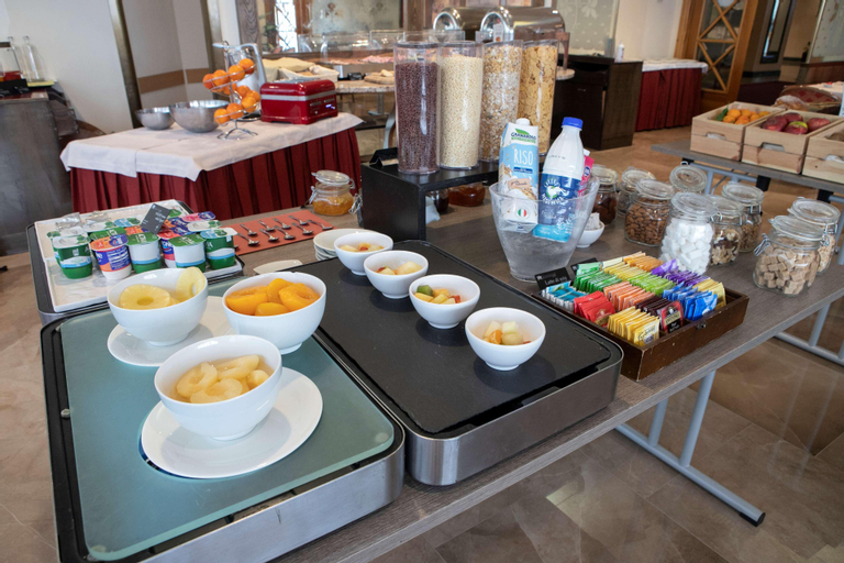 Food & Drinks 11