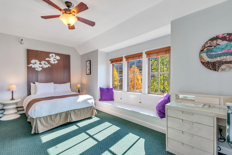 Bedroom 3, College Inn – European Style Hotel, Seattle