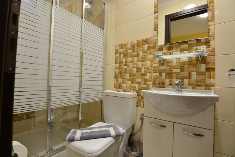 Bathroom 5, Hotel Kyani Akti, Peloponnese