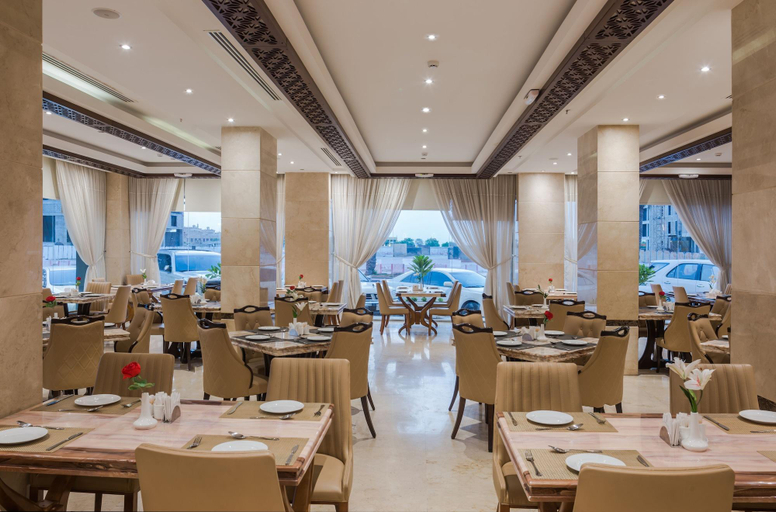 Food & Drinks 5, Naviti Warwick Al Khobar, Al Khobar