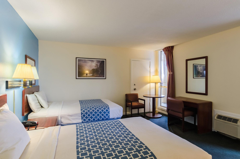 Bedroom 4, Alamo Inn & Suites, Campbell