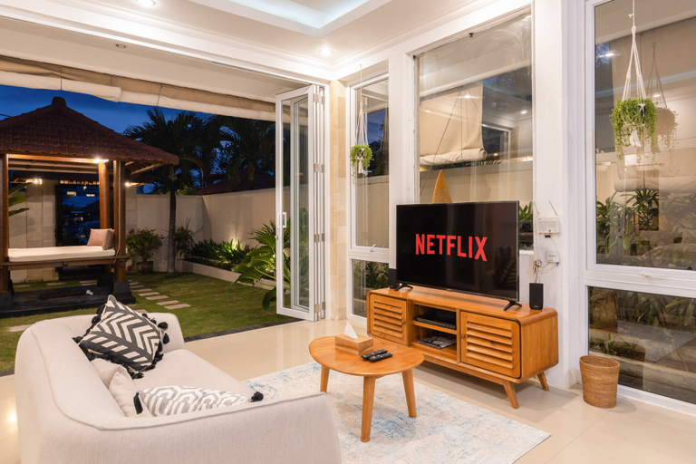 Public Area 2, Villa Platform By Azure 2 Nights Stay, Badung