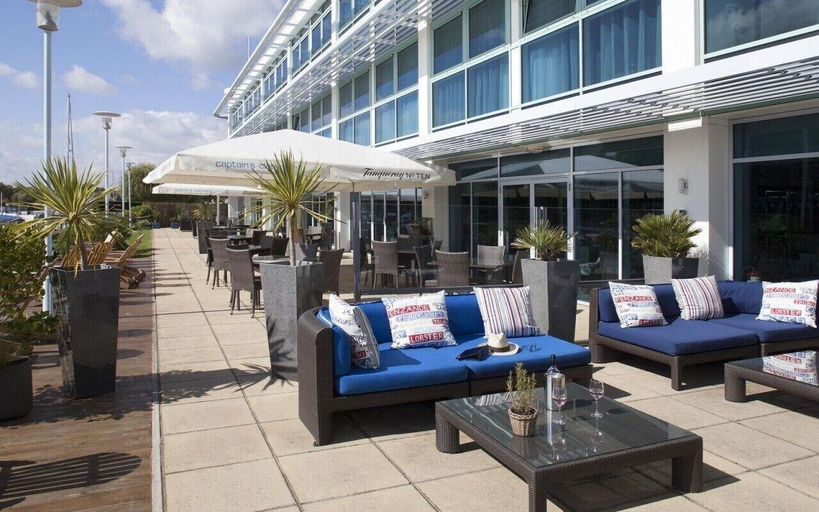 Public Area, Captains Club Hotel, Dorset