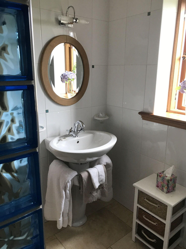 Bathroom 5, Park View