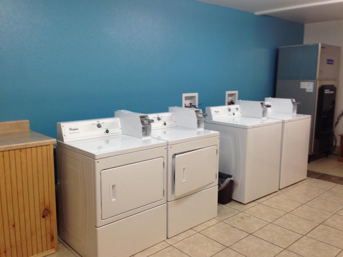 Others 5, Motel 6 Sedalia, MO, Pettis