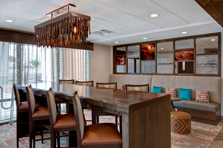 Food & Drinks 5, Hampton Inn Santa Fe South, Santa Fe